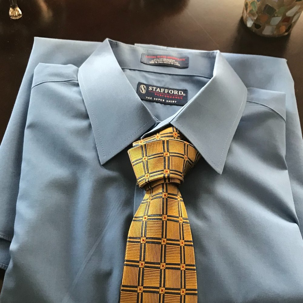 Banana Republic Men's Dress Shirt with Ties